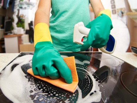 Professional cleaning service for kitchens and bathrooms in SW14